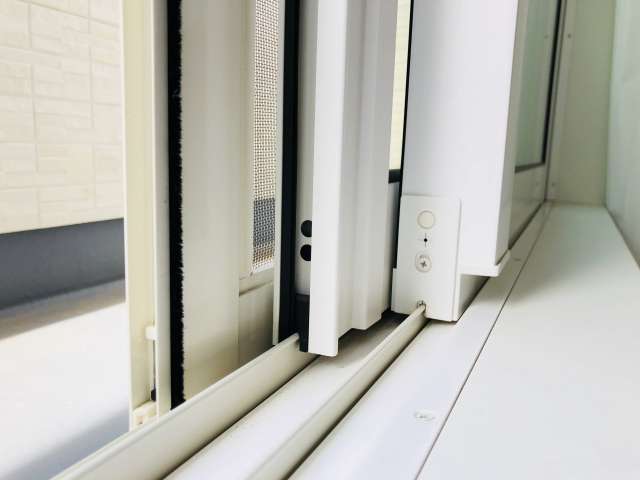 隙間テープ/断熱シート/インナーサッシ（内窓）でお部屋を快適に