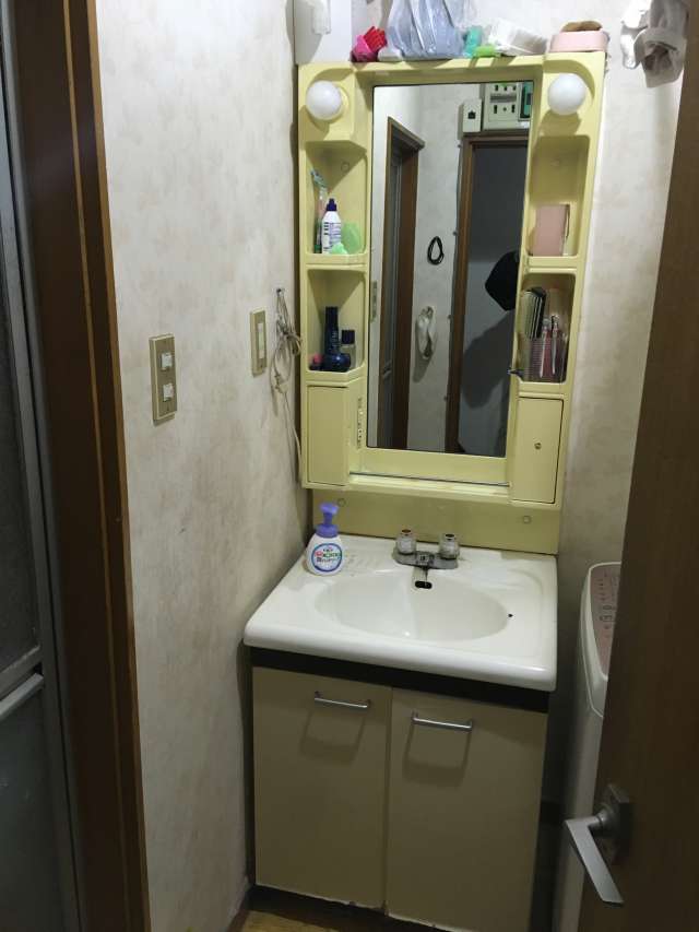 清瀬市にてLIXIL(リクシル)1面鏡2枚扉シングルレバー水栓洗面化粧台へ交換