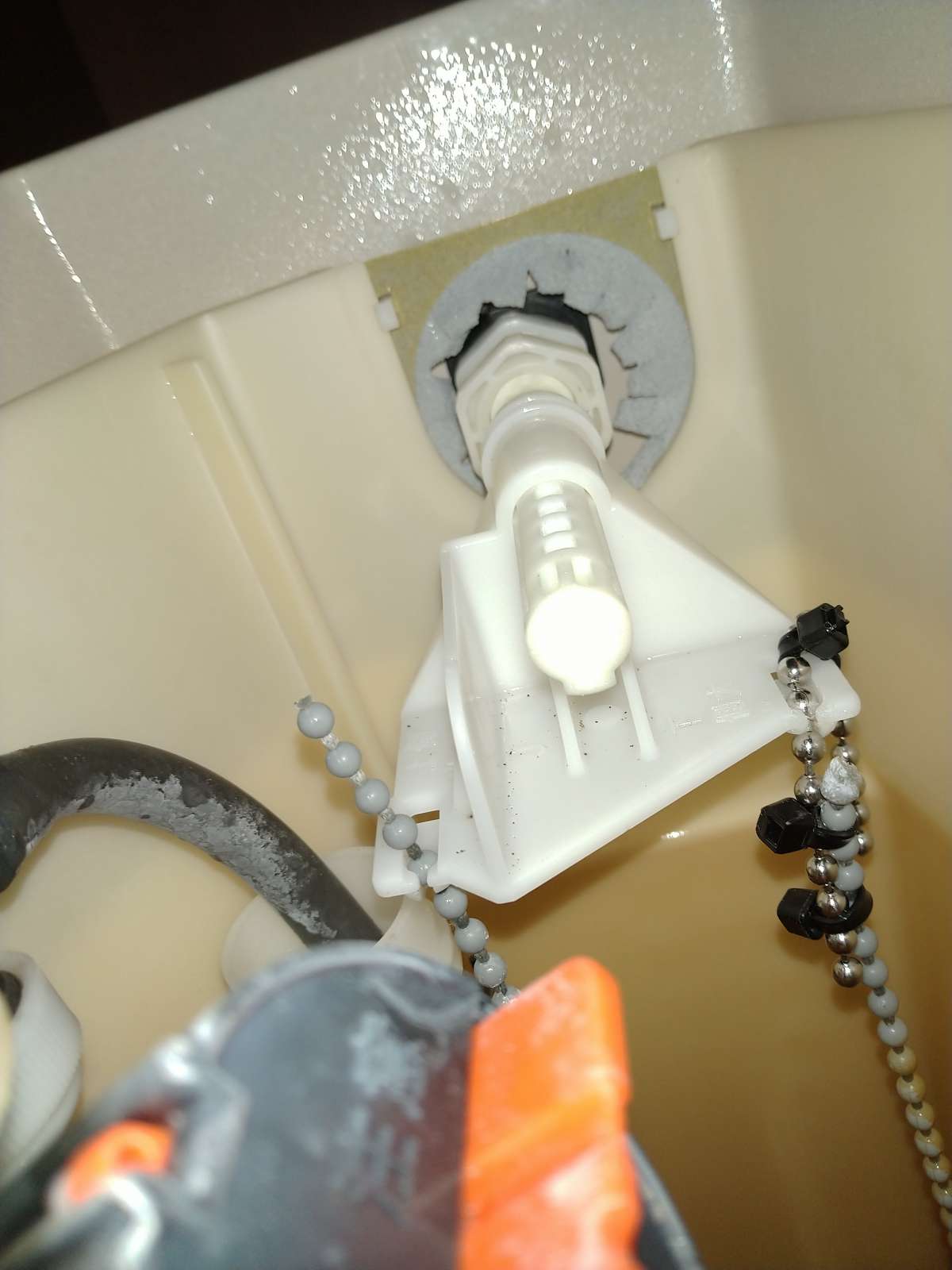トイレのボールタップ修理 洗面台やトイレ・給湯器・エアコンなどの交換なら便利屋Handyman
